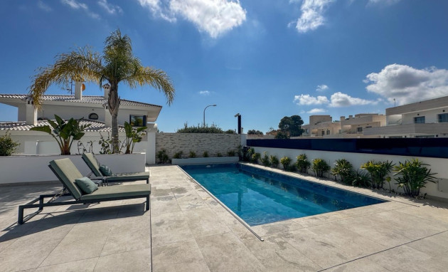 Herverkoop - Detached Villa - Orihuela Costa - Villamartin
