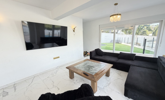 Herverkoop - Detached Villa - Orihuela Costa - Villamartin