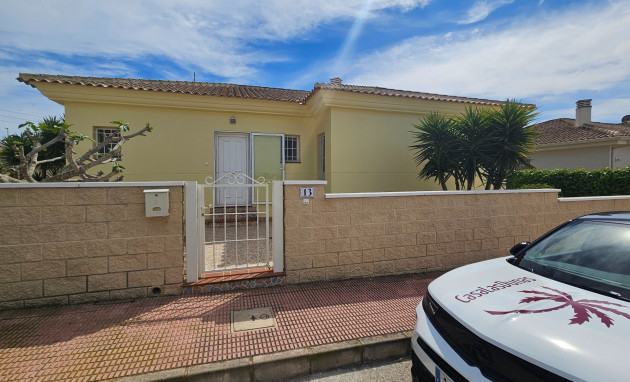 Herverkoop - Detached Villa - La Marina - La Marina - Urbanization
