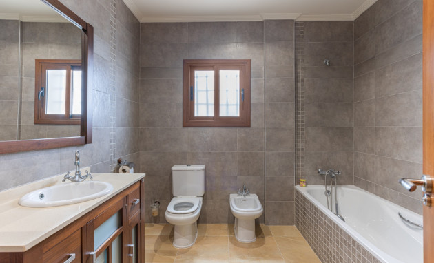 Herverkoop - Detached Villa - Los Montesinos - La Herrada