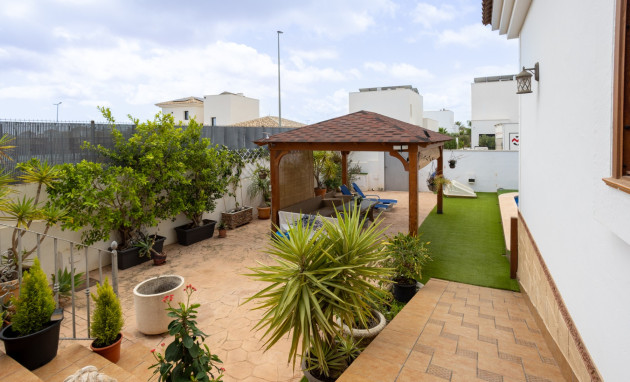 Herverkoop - Detached Villa - Los Montesinos - La Herrada
