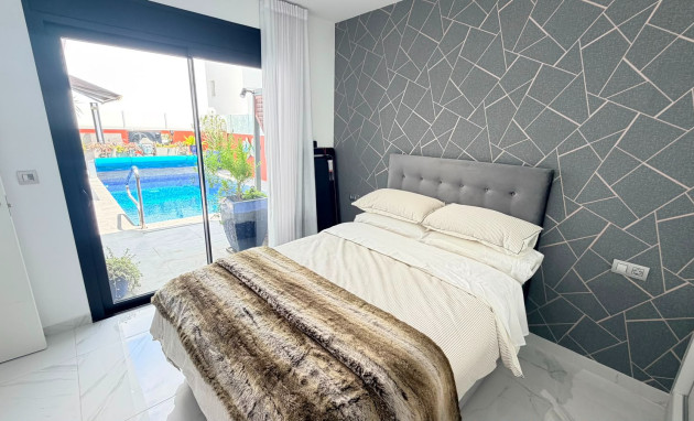 Herverkoop - Detached Villa - Los Montesinos - La Herrada