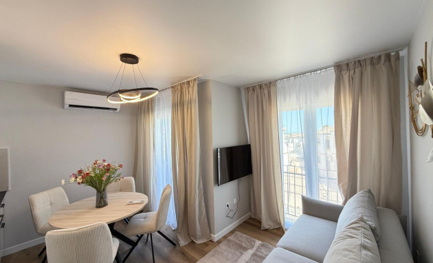 Herverkoop - Apartment - San Miguel de Salinas - 03193