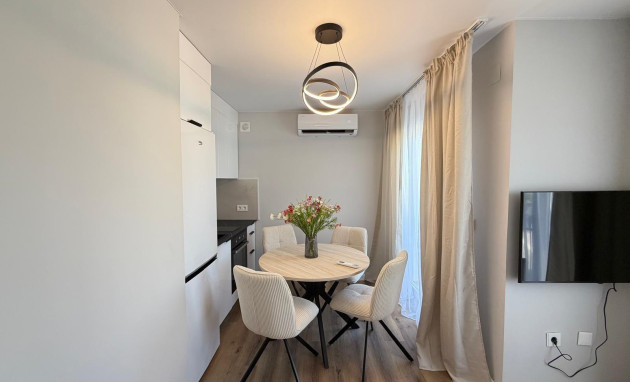 Herverkoop - Apartment - San Miguel de Salinas - 03193