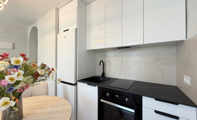 Herverkoop - Apartment - San Miguel de Salinas - 03193