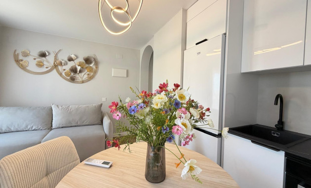 Herverkoop - Apartment - San Miguel de Salinas - 03193