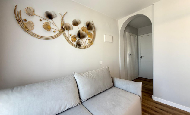 Herverkoop - Apartment - San Miguel de Salinas - 03193