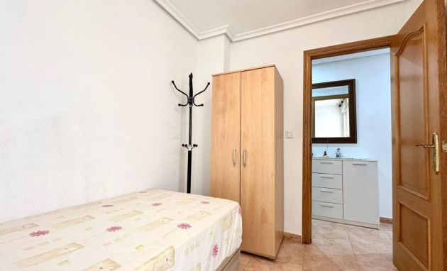 Resale - Apartment - Torrevieja - Centro