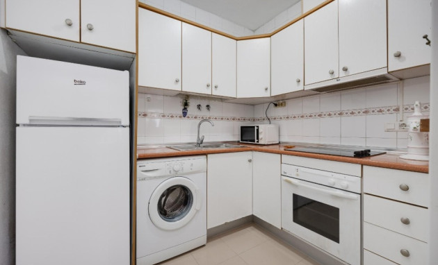 Resale - Apartment - Torrevieja - Playa de los Naufragos
