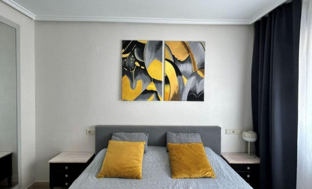 Resale - Apartment - Torrevieja - Centro