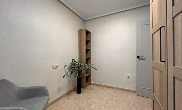 Herverkoop - Apartment - Torrevieja - Centro