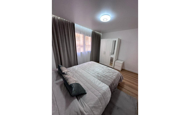Herverkoop - Apartment - Torrevieja - Playa del Cura