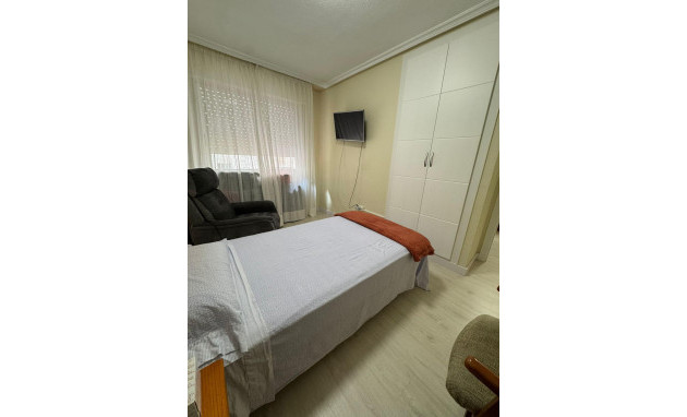 Herverkoop - Apartment - Torrevieja - Playa de los locos