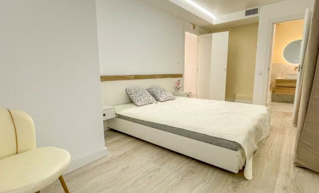 Herverkoop - Apartment - Torrevieja - Playa Acequion