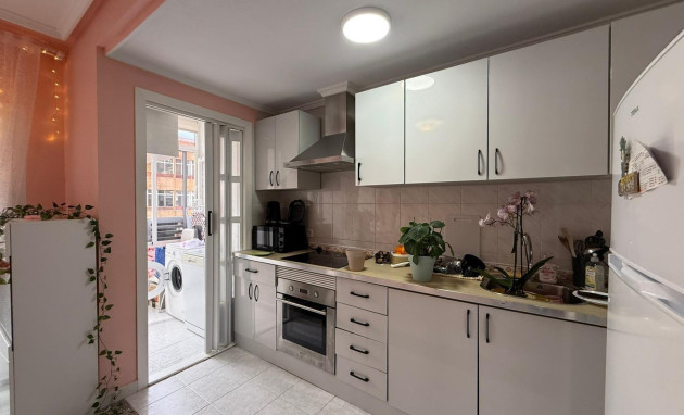 Herverkoop - Apartment - Torrevieja - Centro