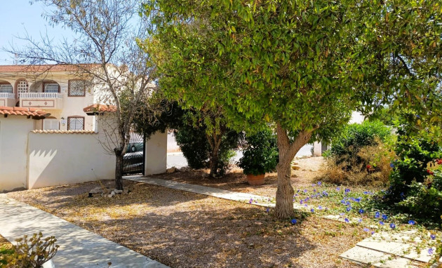 Herverkoop - Bungalow - Gelijkvloers - Torrevieja - La Siesta - El Salado - Torreta