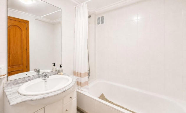 Herverkoop - Apartment - Torrevieja - La Mata pueblo