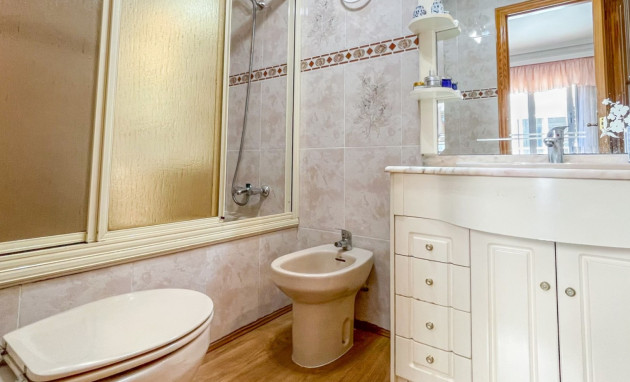 Herverkoop - Apartment - Torrevieja - Playa Acequion