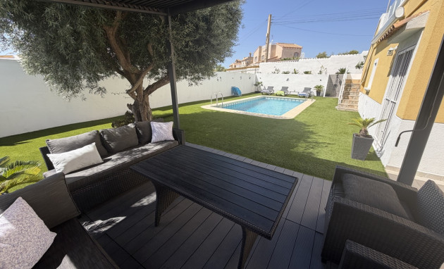 Herverkoop - Detached Villa - Orihuela Costa - Villamartin