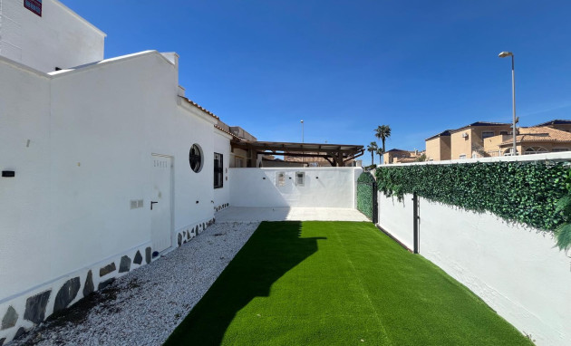 Herverkoop - Quad Villa - Orihuela Costa - Punta Prima