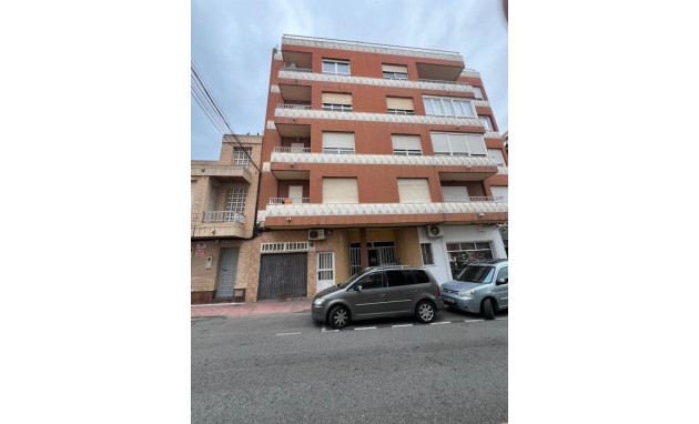 Herverkoop - Apartment - Torrevieja - Estacion de autobuses
