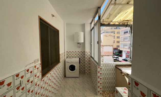Herverkoop - Apartment - Torrevieja - Estacion de autobuses