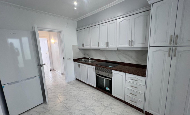 Herverkoop - Apartment - Torrevieja - Estacion de autobuses