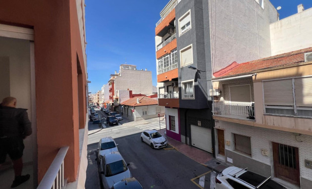 Herverkoop - Apartment - Torrevieja - Estacion de autobuses