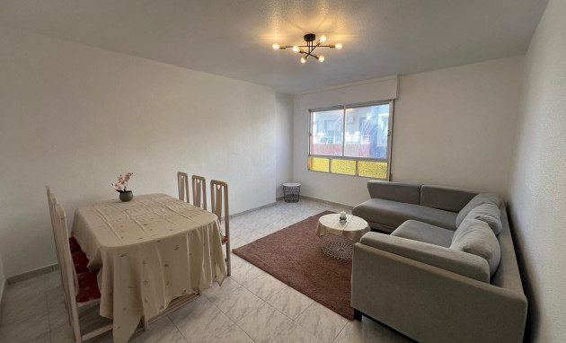 Herverkoop - Apartment - Torrevieja - Estacion de autobuses