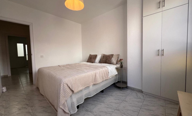 Herverkoop - Apartment - Torrevieja - Estacion de autobuses