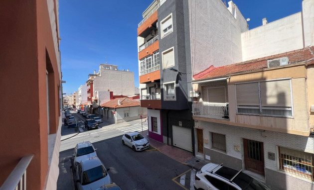 Herverkoop - Apartment - Torrevieja - Estacion de autobuses