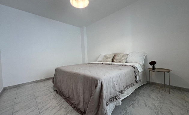 Herverkoop - Apartment - Torrevieja - Estacion de autobuses