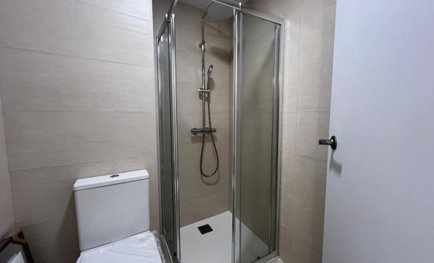 Herverkoop - Apartment - Torrevieja - Estacion de autobuses