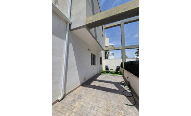 Herverkoop - Terraced house - Orihuela Costa - Montezenia