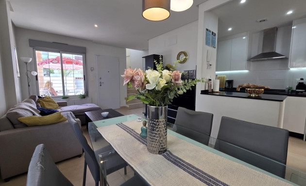 Herverkoop - Terraced house - Orihuela Costa - Montezenia
