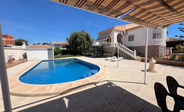 Herverkoop - Villa - Torrevieja - La Siesta - El Salado - Torreta