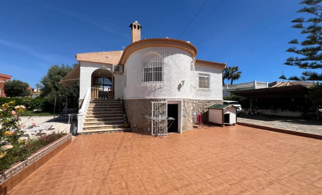 Herverkoop - Villa - Torrevieja - La Siesta - El Salado - Torreta