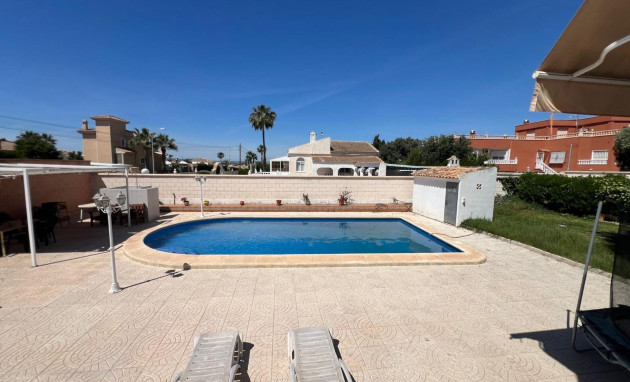 Herverkoop - Villa - Torrevieja - La Siesta - El Salado - Torreta