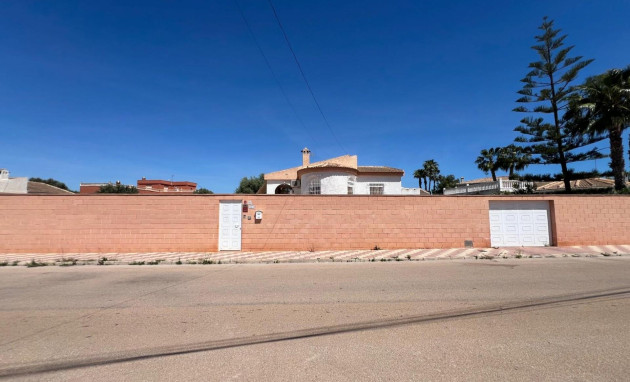 Herverkoop - Villa - Torrevieja - La Siesta - El Salado - Torreta