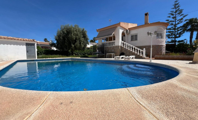 Herverkoop - Villa - Torrevieja - La Siesta - El Salado - Torreta