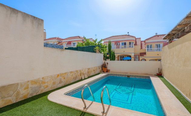 Herverkoop - House - Orihuela Costa - Las Filipinas