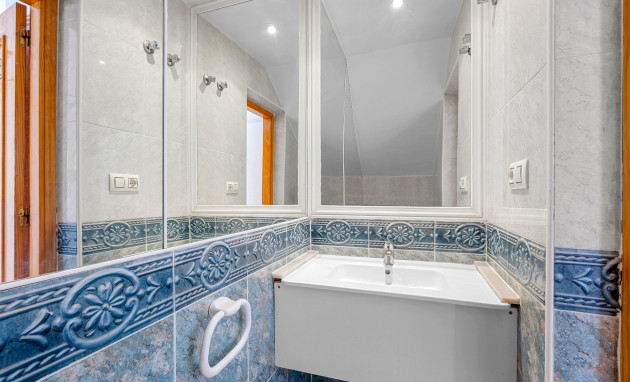 Herverkoop - House - Orihuela Costa - Las Filipinas