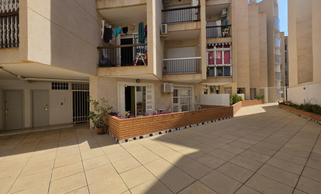 Herverkoop - Apartment - Torrevieja - Estacion de autobuses