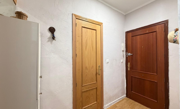 Herverkoop - Apartment - Torrevieja - Estacion de autobuses