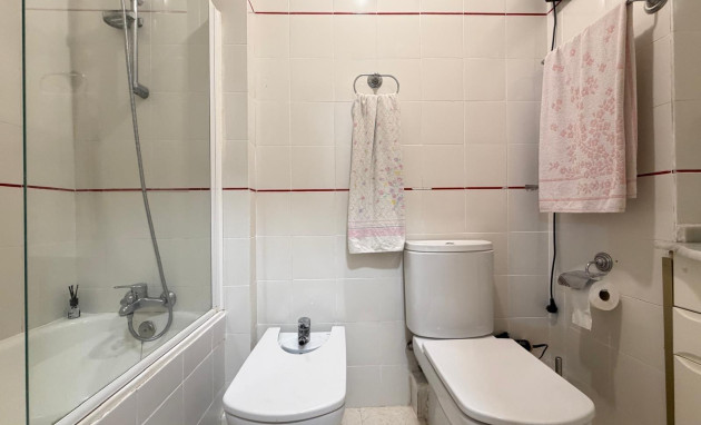 Herverkoop - Apartment - Torrevieja - Estacion de autobuses