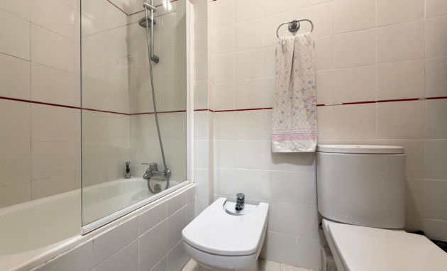 Herverkoop - Apartment - Torrevieja - Estacion de autobuses