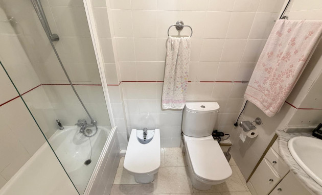 Herverkoop - Apartment - Torrevieja - Estacion de autobuses