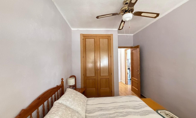 Herverkoop - Apartment - Torrevieja - Estacion de autobuses