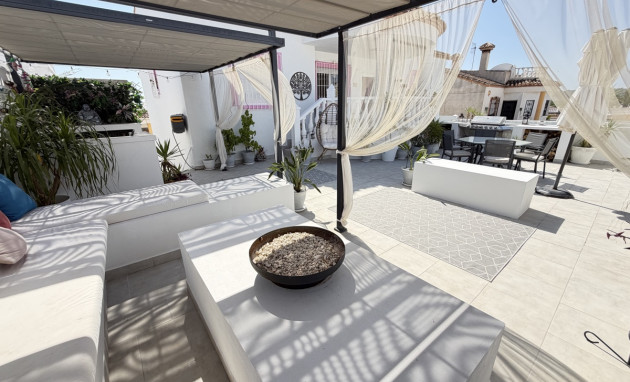 Herverkoop - Detached Villa - San Miguel de Salinas - Lake View Mansions