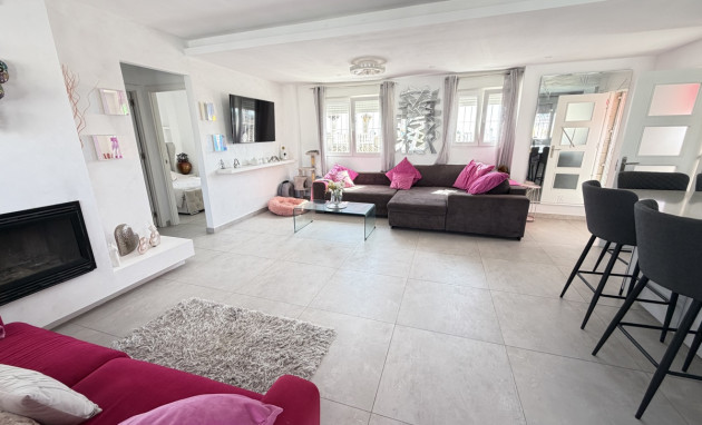 Herverkoop - Detached Villa - San Miguel de Salinas - Lake View Mansions